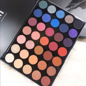 Morphe 35V STUNNING VIBES Palette